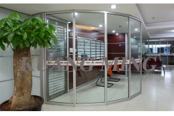 40 single curved glass wall of a